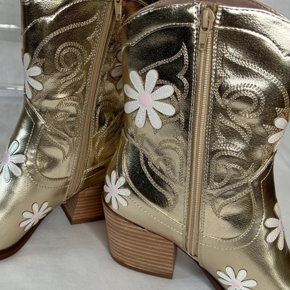 Betsey Johnson Gold Western Ankle Boots with Pink Daisy Accents - Picture 4 of 7